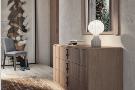 comò-con-zoccolo_-legno-frassino_massello_listellare-_colore-mandorlo_1