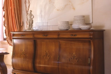 credenza noce con  intarsio
