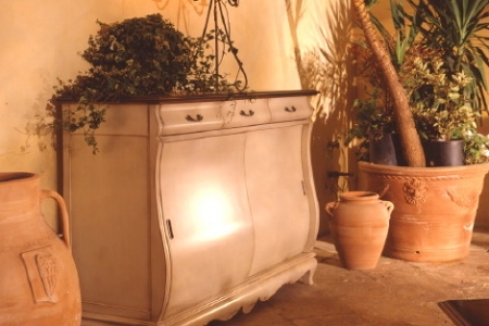 credenza scorrevole laccata bianca consumata