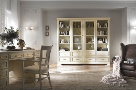 libreria laccata panna con finiture foglia oro