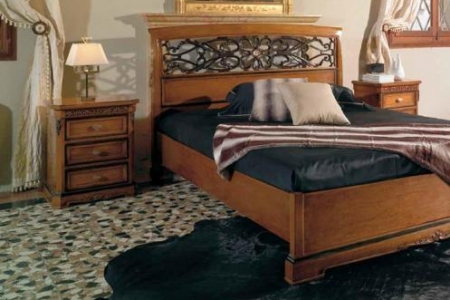 testata  traforata letto matrimoniale