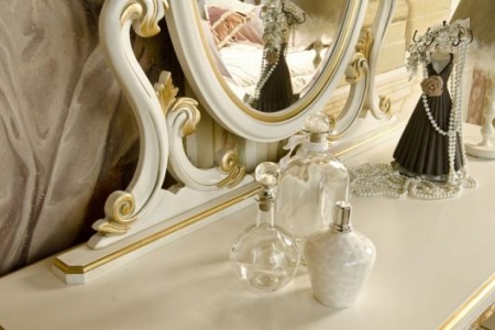 toilette bianca 4 cassetti