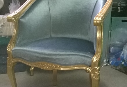 poltroncina foglia oro e velluto verde