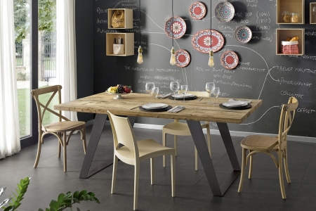 tavolo legno naturale con gambe un ferro