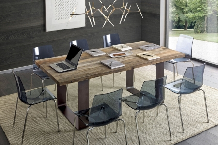 tavolo legno naturale con gambe un ferro
