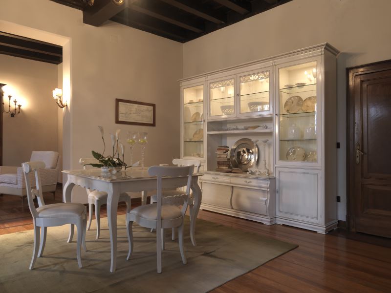 Mobile da soggiorno classico